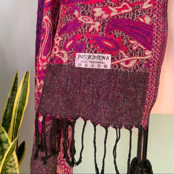 ‼️Sold‼️ Gorgeous Pashmina • Pink and Purple - Picture 2 of 6